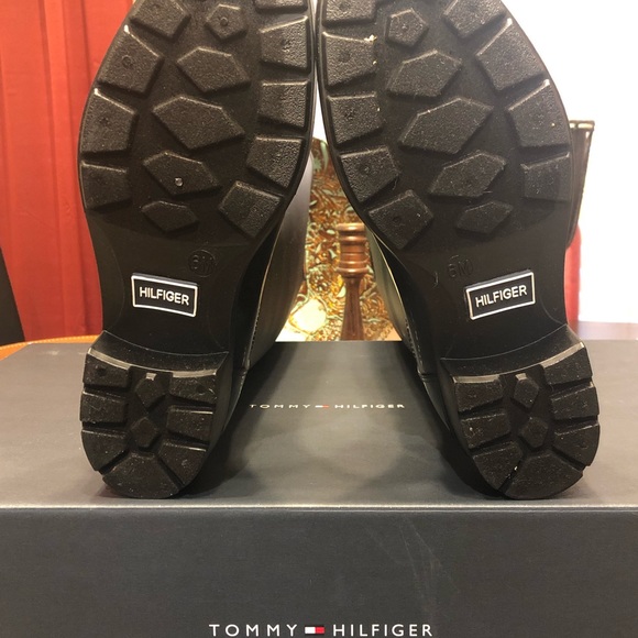 New Tommy Rain Boots - Picture 5 of 6